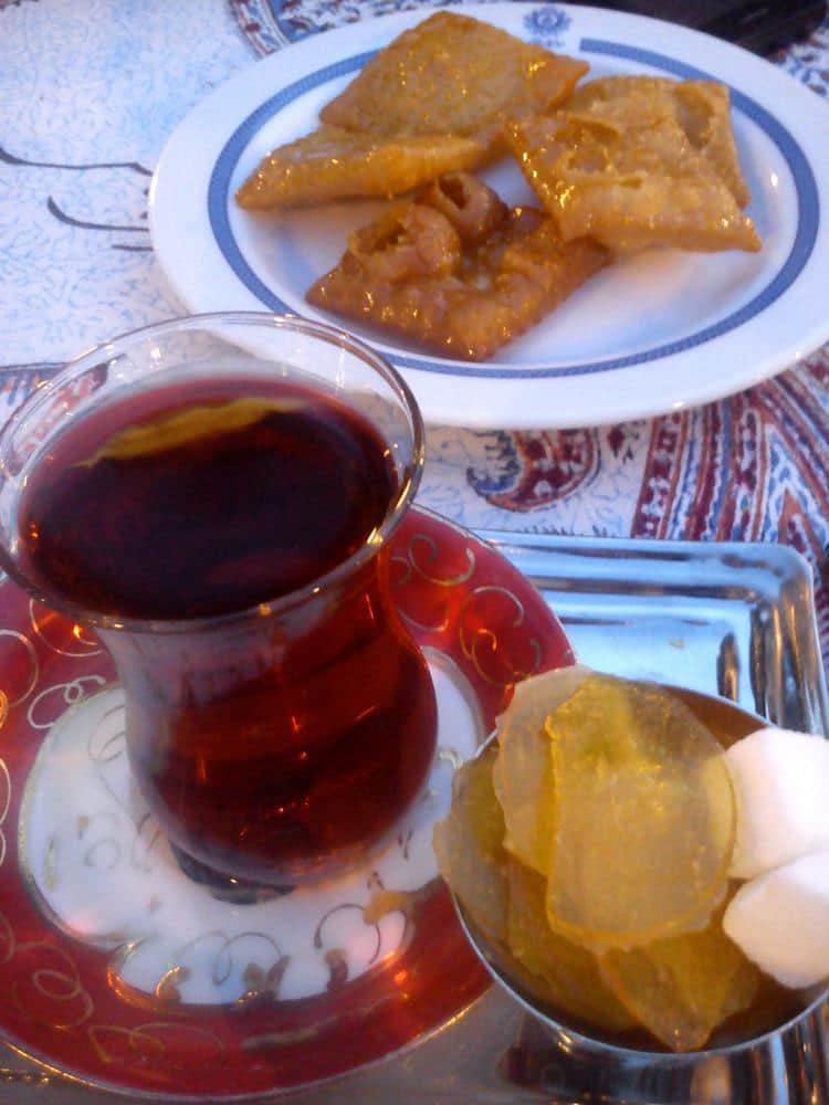 El té y los dulces iraníes