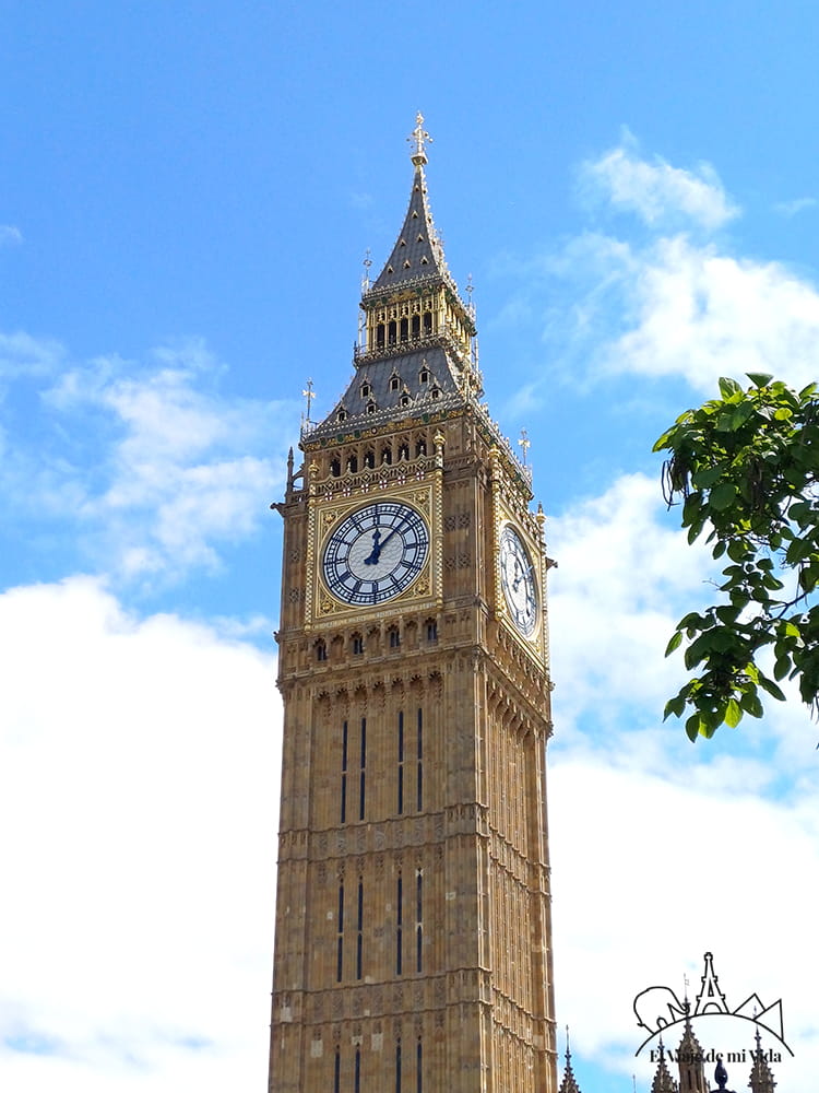 El Big Ben con buen tiempo
