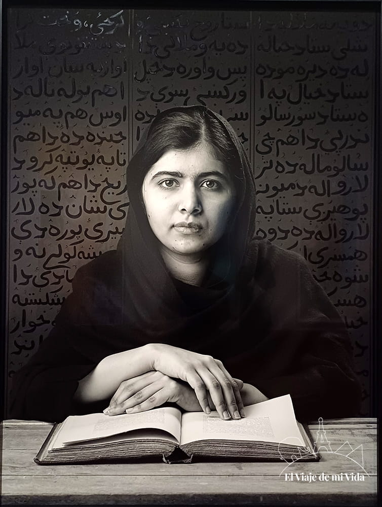 Retrato de Malala en la National Portrait Gallery