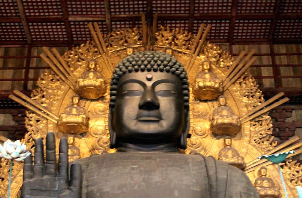 Buda Todai-ji Nara Japón