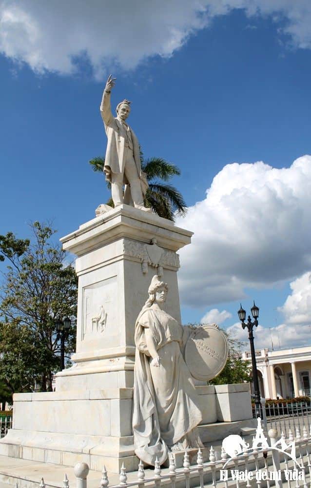 La Plaza José Martí de Cienfuegos