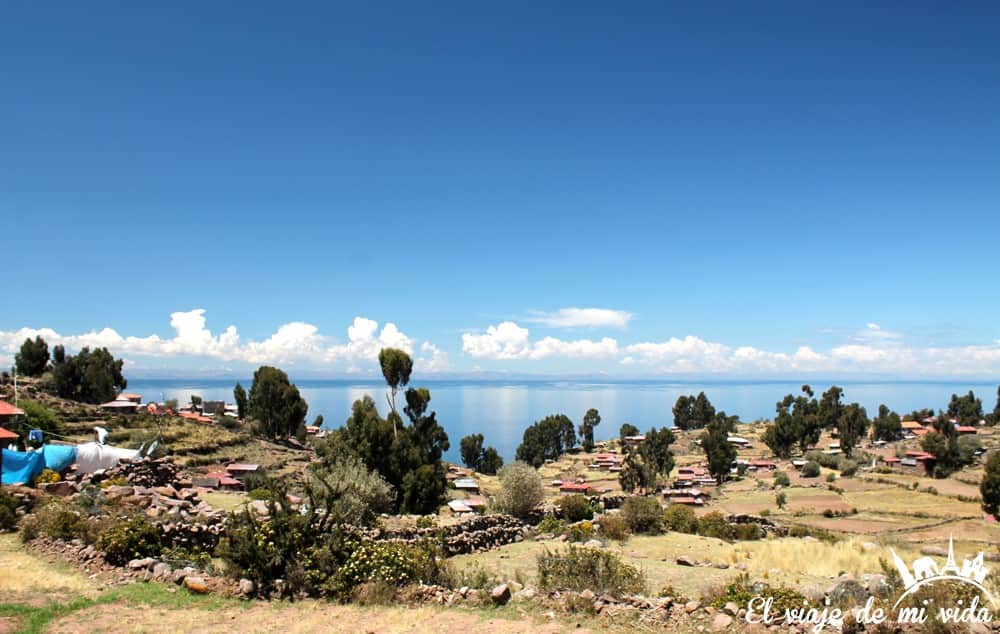 El lago Titicaca en Perú