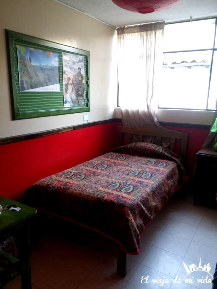 Habitación sencilla con baño compartido en Otavalo