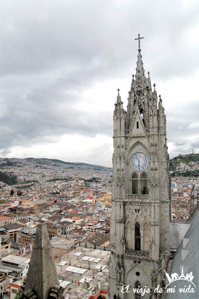 Basílica del Voto Nacional en Quito, Ecuador