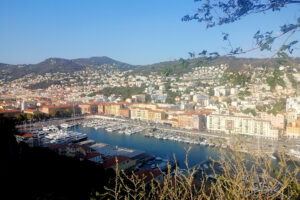 Guía y recomendaciones para viajar solo a Niza