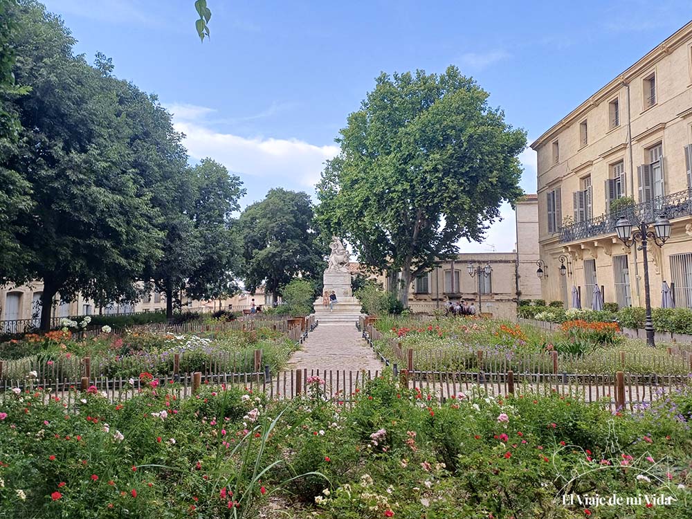 Place de la Canourgue